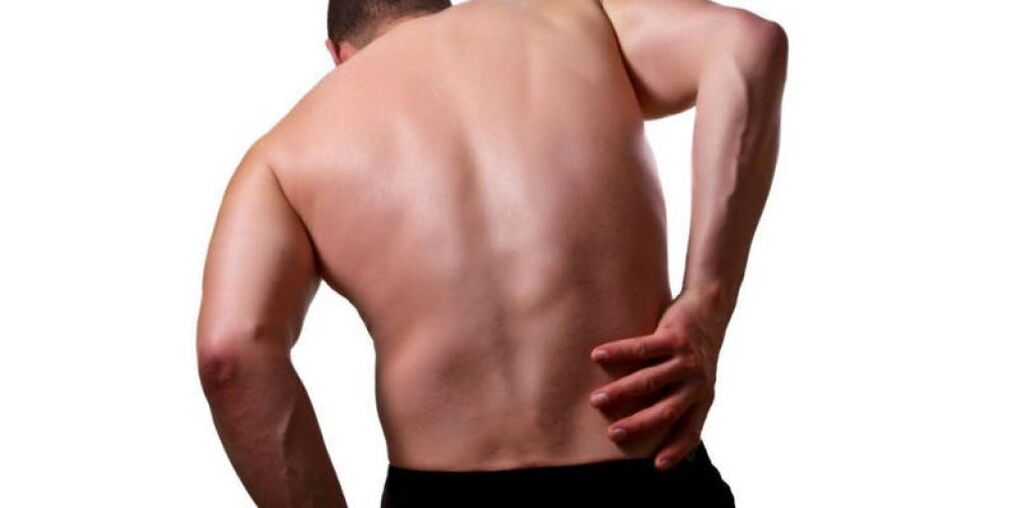 Đau vùng thắt lưng bên phải thường do tổn thương nội tạng