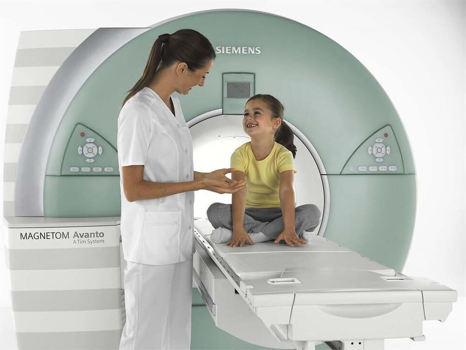 MRI của một đứa trẻ bị thoái hóa cột sống