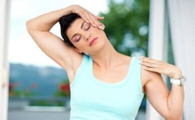 Nghiêng đầu - một bài tập chữa thoái hóa đốt sống cổ